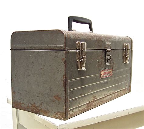 to2FhyjNrPaint cans RED - httpamzn. . Craftsman tool box vintage